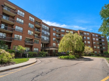 210 Nahanton St, Newton, Massachusetts, 2 Bedrooms Bedrooms, 5 Rooms Rooms,2 BathroomsBathrooms,Residential,For Sale,Nahanton St,73529571
