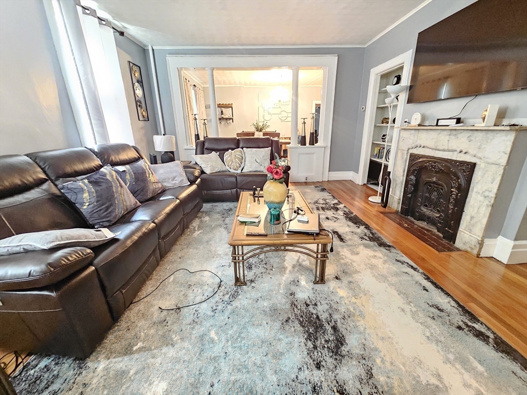 28 Cedar St, Taunton, Massachusetts, 3 Bedrooms Bedrooms, 7 Rooms Rooms,1 BathroomBathrooms,Residential Lease,For Rent,Cedar St,73530892