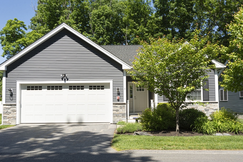 5 Abby Ln, Shrewsbury, Massachusetts, 3 Bedrooms Bedrooms, 6 Rooms Rooms,3 BathroomsBathrooms,Residential,For Sale,Abby Ln,73530871
