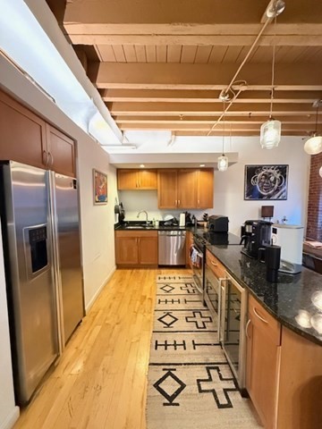 111 Beach St, Boston, Massachusetts, 1 Bedroom Bedrooms, 4 Rooms Rooms,1 BathroomBathrooms,Residential Lease,For Rent,Beach St,73530898