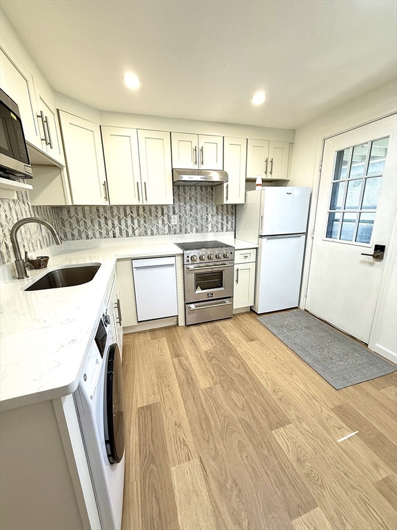 1169 Nantasket Ave, Hull, Massachusetts, 1 Bedroom Bedrooms, 3 Rooms Rooms,1 BathroomBathrooms,Residential,For Sale,Nantasket Ave,73496338