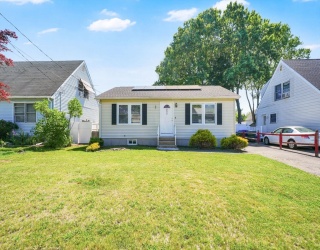 217 Mazarin St, Springfield, Massachusetts, 2 Bedrooms Bedrooms, 4 Rooms Rooms,1 BathroomBathrooms,Residential,For Sale,Mazarin St,73530909