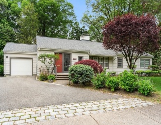 140 Paulson Rd, Newton, Massachusetts, 4 Bedrooms Bedrooms, 8 Rooms Rooms,3 BathroomsBathrooms,Residential Lease,For Rent,Paulson Rd,73530950