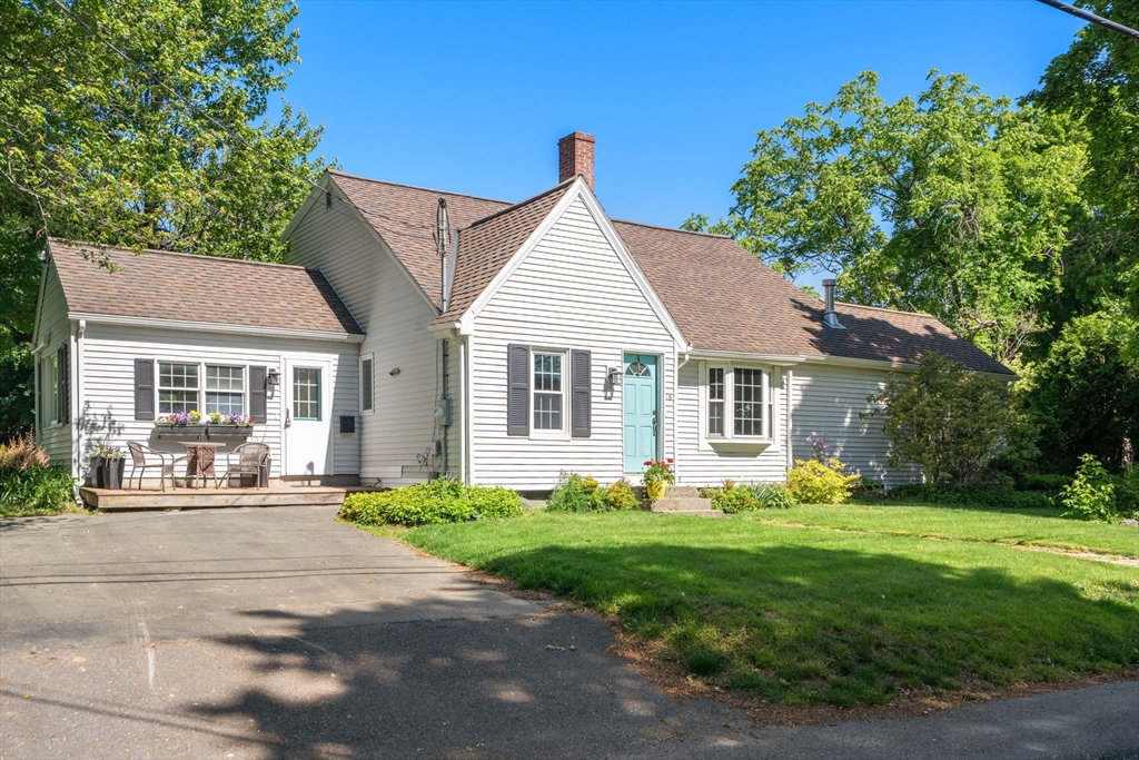 18 Lake St, Shrewsbury, Massachusetts, 4 Bedrooms Bedrooms, 9 Rooms Rooms,2 BathroomsBathrooms,Residential,For Sale,Lake St,73530953