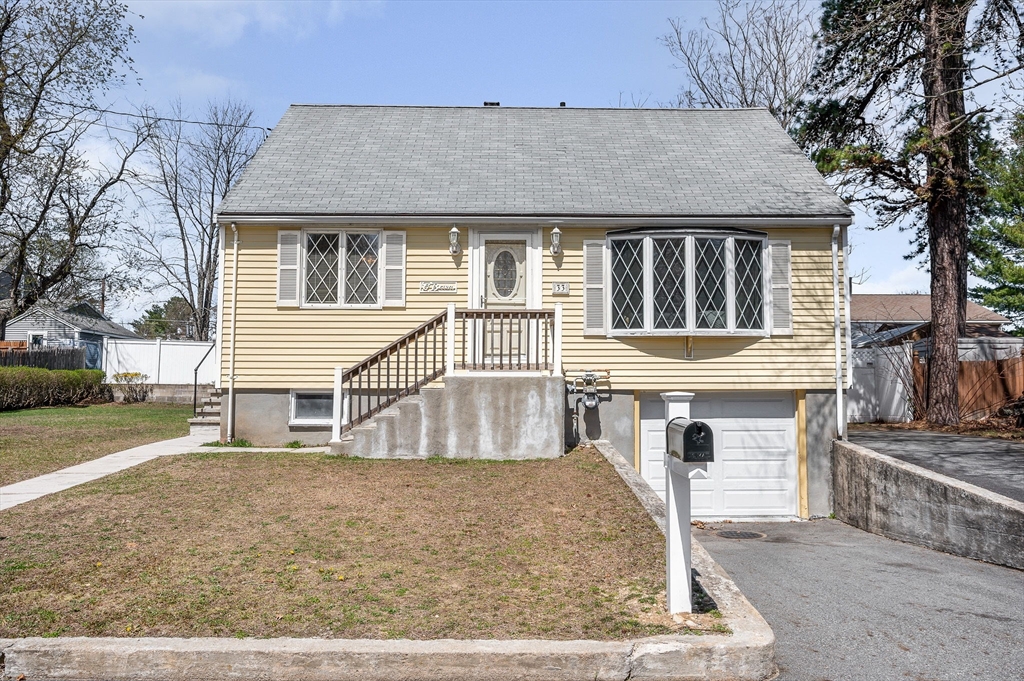 33 Pratt Street, Tewksbury, Massachusetts, 3 Bedrooms Bedrooms, 7 Rooms Rooms,2 BathroomsBathrooms,Residential,For Sale,Pratt Street,73507080