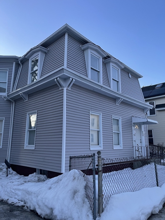 12 Winslow St, Worcester, Massachusetts, 4 Bedrooms Bedrooms, 8 Rooms Rooms,2 BathroomsBathrooms,Residential Income,For Sale,Winslow St,73478571