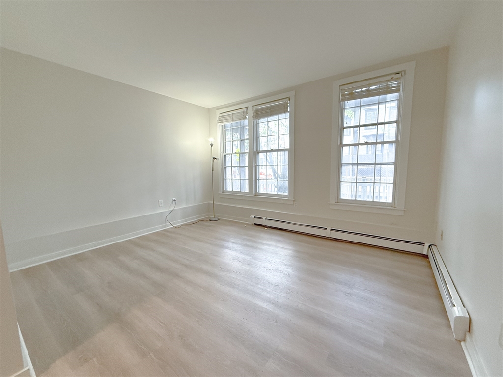 103 River Street, Cambridge, Massachusetts, 2 Bedrooms Bedrooms, 4 Rooms Rooms,1 BathroomBathrooms,Residential Lease,For Rent,River Street,73522986