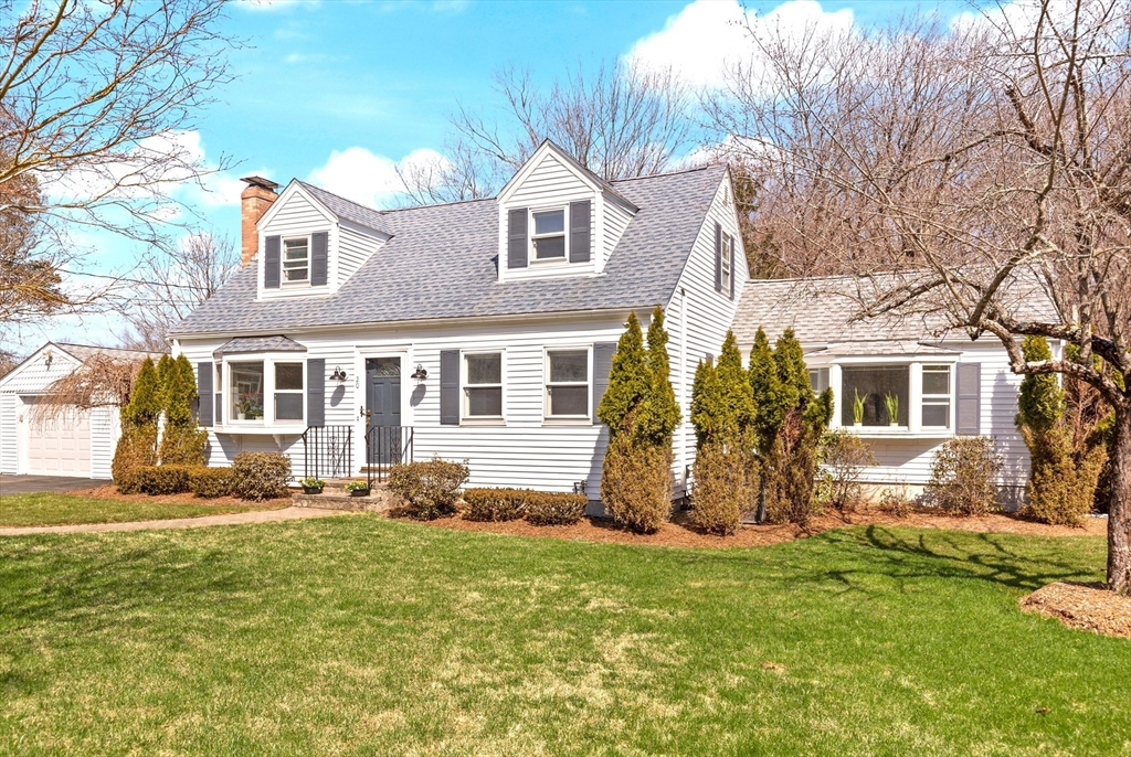 20 Lyndon Road, Sharon, Massachusetts, 3 Bedrooms Bedrooms, 8 Rooms Rooms,2 BathroomsBathrooms,Residential,For Sale,Lyndon Road,73500406