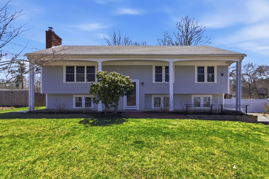 147 Bristol Avenue, Barnstable, Massachusetts, 3 Bedrooms Bedrooms, 6 Rooms Rooms,1.5 BathroomsBathrooms,Residential,For Sale,Bristol Avenue,73498894