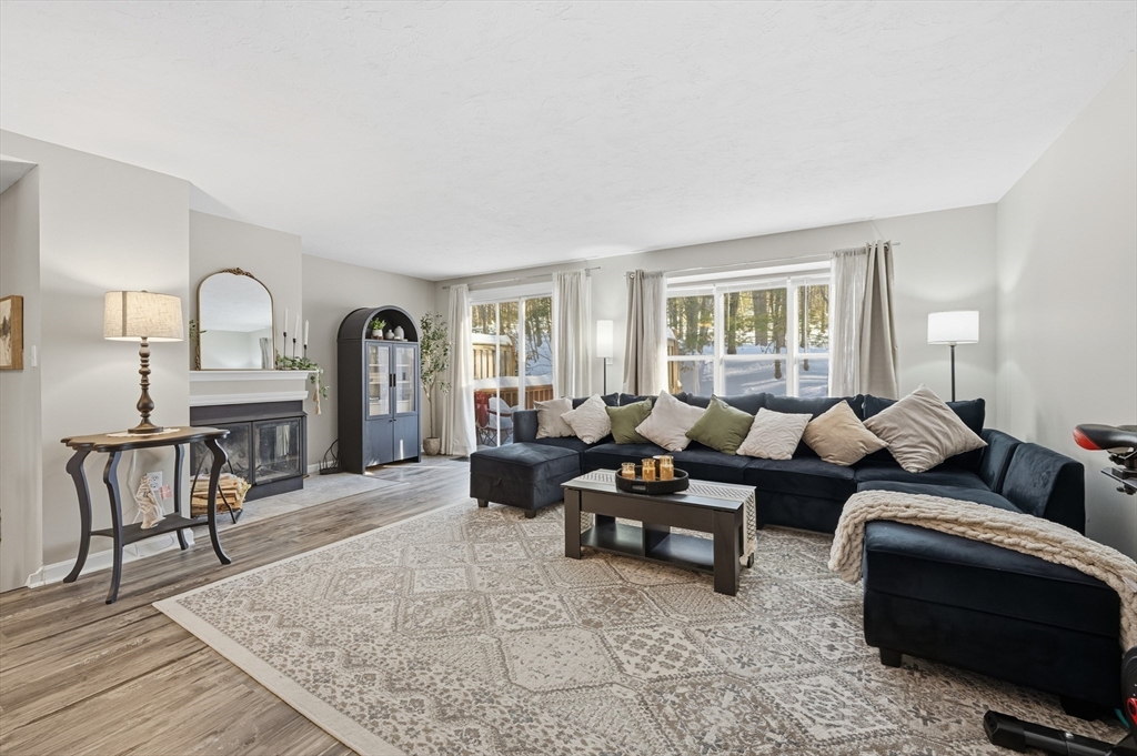 19 Thayer Pond Dr, Oxford, Massachusetts, 2 Bedrooms Bedrooms, 7 Rooms Rooms,1.5 BathroomsBathrooms,Residential,For Sale,Thayer Pond Dr,73482052