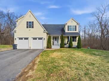 17 Haven St, Milford, Massachusetts, 4 Bedrooms Bedrooms, 7 Rooms Rooms,3.5 BathroomsBathrooms,Residential,For Sale,Haven St,73495973