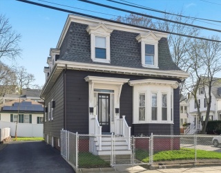 55 Lovers Leap Ave, Lynn, Massachusetts, 4 Bedrooms Bedrooms, 10 Rooms Rooms,2 BathroomsBathrooms,Residential Income,For Sale,Lovers Leap Ave,73505696