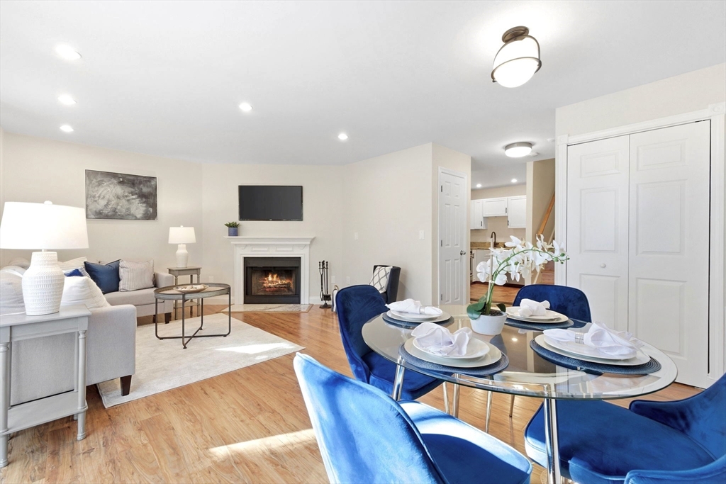 43 N Mead Street, Boston, Massachusetts, 2 Bedrooms Bedrooms, 4 Rooms Rooms,1.5 BathroomsBathrooms,Residential,For Sale,N Mead Street,73482808