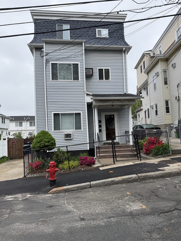 34 Florence Street, Somerville, Massachusetts, 1 Bedroom Bedrooms, 4 Rooms Rooms,1 BathroomBathrooms,Residential Lease,For Rent,Florence Street,73520266