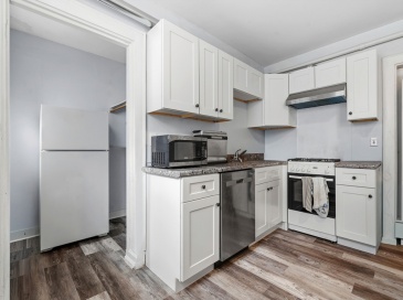 630 Centre St, Boston, Massachusetts, 1 Bedroom Bedrooms, 3 Rooms Rooms,1 BathroomBathrooms,Residential Lease,For Rent,Centre St,73515224 630 Centre St, Boston, Massachusetts, 1 Bedroom Bedrooms, 3 Rooms Rooms,1 BathroomBathrooms,Residential Lease,For Rent,Centre St,73515224