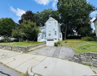 35 Freeland St, Worcester, Massachusetts, 6 Bedrooms Bedrooms, 11 Rooms Rooms,2 BathroomsBathrooms,Residential Income,For Sale,Freeland St,73491364