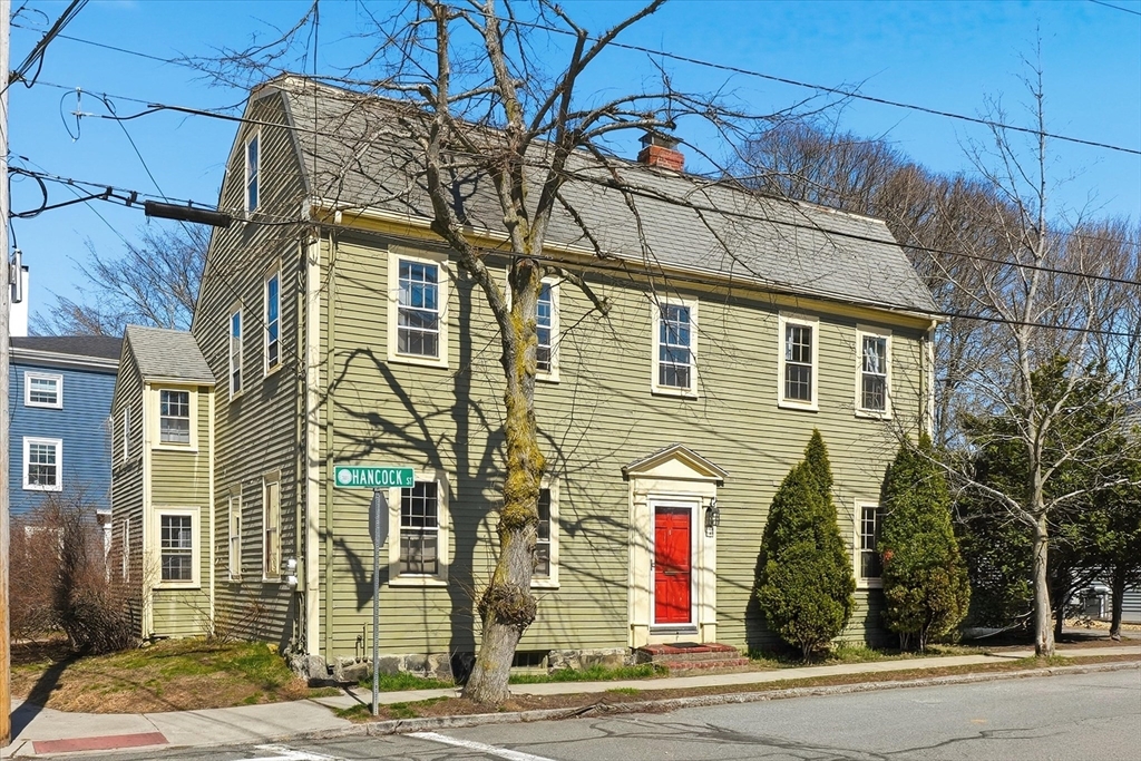 1-1/2 Hancock St, Newburyport, Massachusetts, 2 Bedrooms Bedrooms, 5 Rooms Rooms,1 BathroomBathrooms,Residential,For Sale,Hancock St,73499008