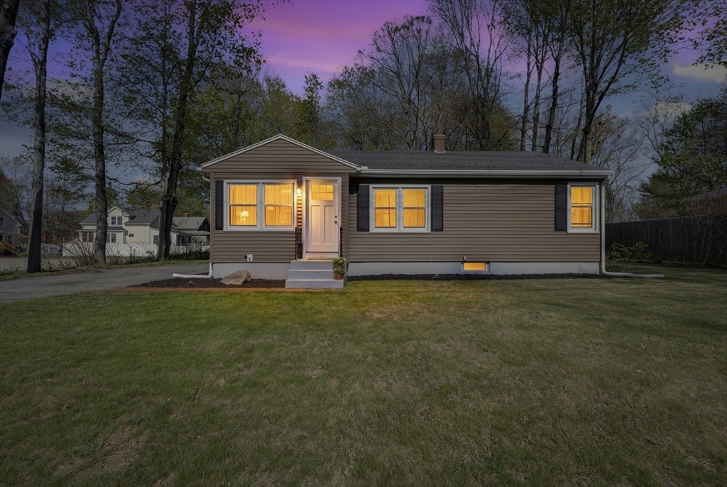 43 Grandview Ave, Worcester, Massachusetts, 3 Bedrooms Bedrooms, 5 Rooms Rooms,1 BathroomBathrooms,Residential,For Sale,Grandview Ave,73511949