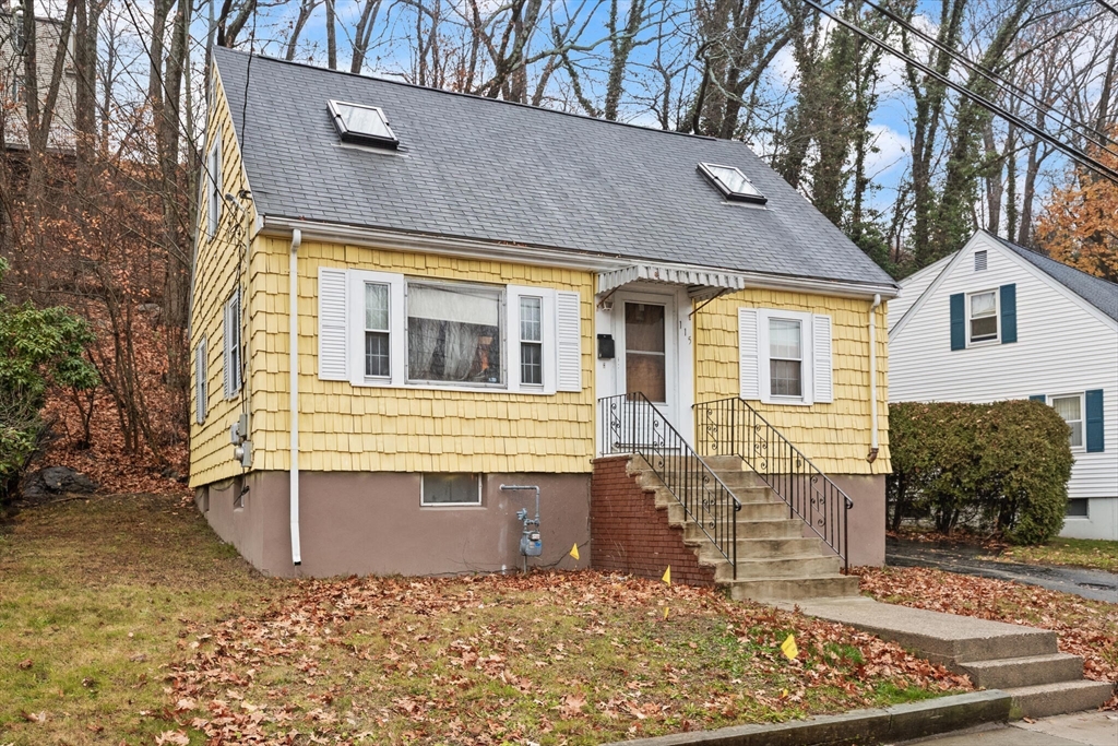 115 Windham Rd, Boston, Massachusetts, 3 Bedrooms Bedrooms, 6 Rooms Rooms,2.5 BathroomsBathrooms,Residential,For Sale,Windham Rd,73459692