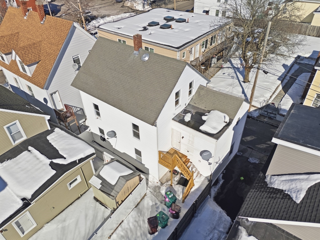 5 Floyd St, Lowell, Massachusetts, 6 Bedrooms Bedrooms, 12 Rooms Rooms,2 BathroomsBathrooms,Residential Income,For Sale,Floyd St,73479336