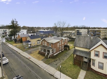 28 Maple Street, Chicopee, Massachusetts, 5 Bedrooms Bedrooms, 10 Rooms Rooms,2 BathroomsBathrooms,Residential Income,For Sale,Maple Street,73502986
