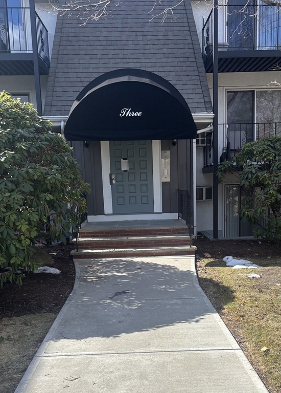 80 Walnut Street, Canton, Massachusetts, 1 Bedroom Bedrooms, 3 Rooms Rooms,1 BathroomBathrooms,Residential,For Sale,Walnut Street,73485425