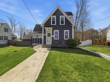 215 Vernon St, Rockland, Massachusetts, 3 Bedrooms Bedrooms, 7 Rooms Rooms,2 BathroomsBathrooms,Residential,For Sale,Vernon St,73501909 215 Vernon St, Rockland, Massachusetts, 3 Bedrooms Bedrooms, 7 Rooms Rooms,2 BathroomsBathrooms,Residential,For Sale,Vernon St,73501909