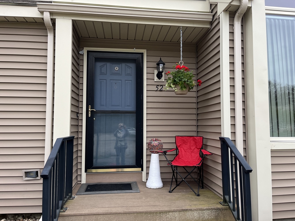 340 Centre Ave, Rockland, Massachusetts, 2 Bedrooms Bedrooms, 6 Rooms Rooms,2 BathroomsBathrooms,Residential,For Sale,Centre Ave,73510354