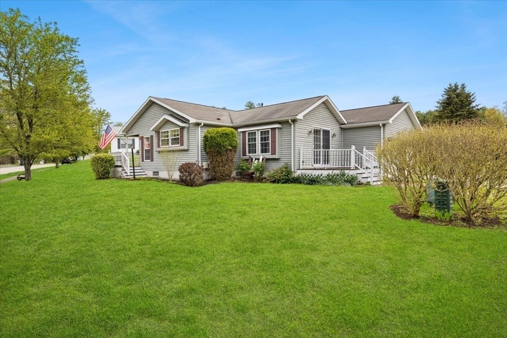5604 Oak Point Drive, Middleboro, Massachusetts, 3 Bedrooms Bedrooms, 6 Rooms Rooms,2 BathroomsBathrooms,Residential,For Sale,Oak Point Drive,73530629