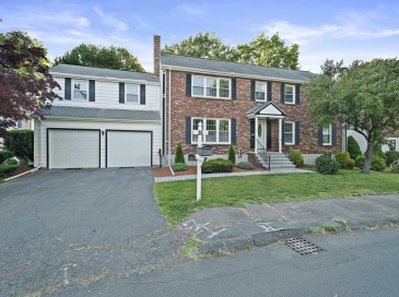 20 Cherry Ln, Braintree, Massachusetts, 6 Bedrooms Bedrooms, 13 Rooms Rooms,4 BathroomsBathrooms,Residential,For Sale,Cherry Ln,73530434
