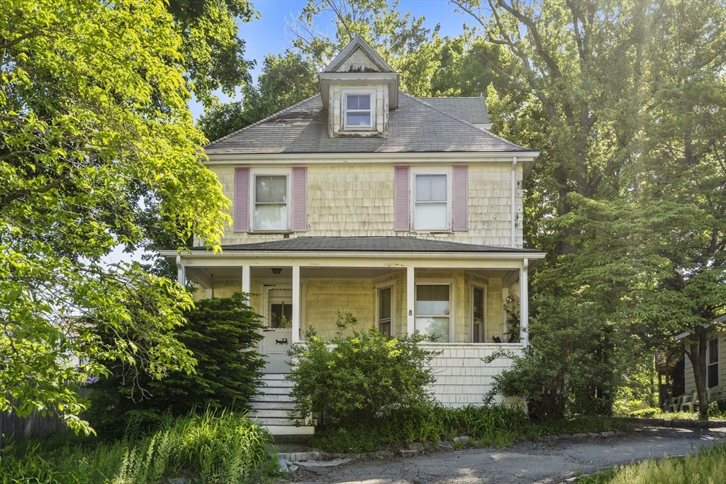 19 Rockwood Terrace, Newton, Massachusetts, 3 Bedrooms Bedrooms, 7 Rooms Rooms,1.5 BathroomsBathrooms,Residential,For Sale,Rockwood Terrace,73530567