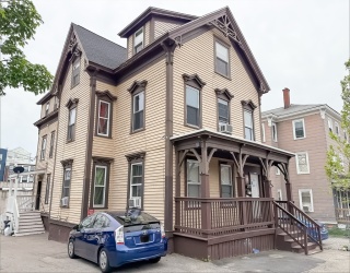 127 Austin St, Worcester, Massachusetts, 9 Bedrooms Bedrooms, 18 Rooms Rooms,3 BathroomsBathrooms,Residential Income,For Sale,Austin St,73530884