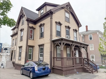 127 Austin St, Worcester, Massachusetts, 9 Bedrooms Bedrooms, 18 Rooms Rooms,3 BathroomsBathrooms,Residential Income,For Sale,Austin St,73530884