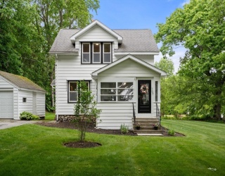 107 Winter Hill Rd, Holden, Massachusetts, 2 Bedrooms Bedrooms, 7 Rooms Rooms,1.5 BathroomsBathrooms,Residential,For Sale,Winter Hill Rd,73530786
