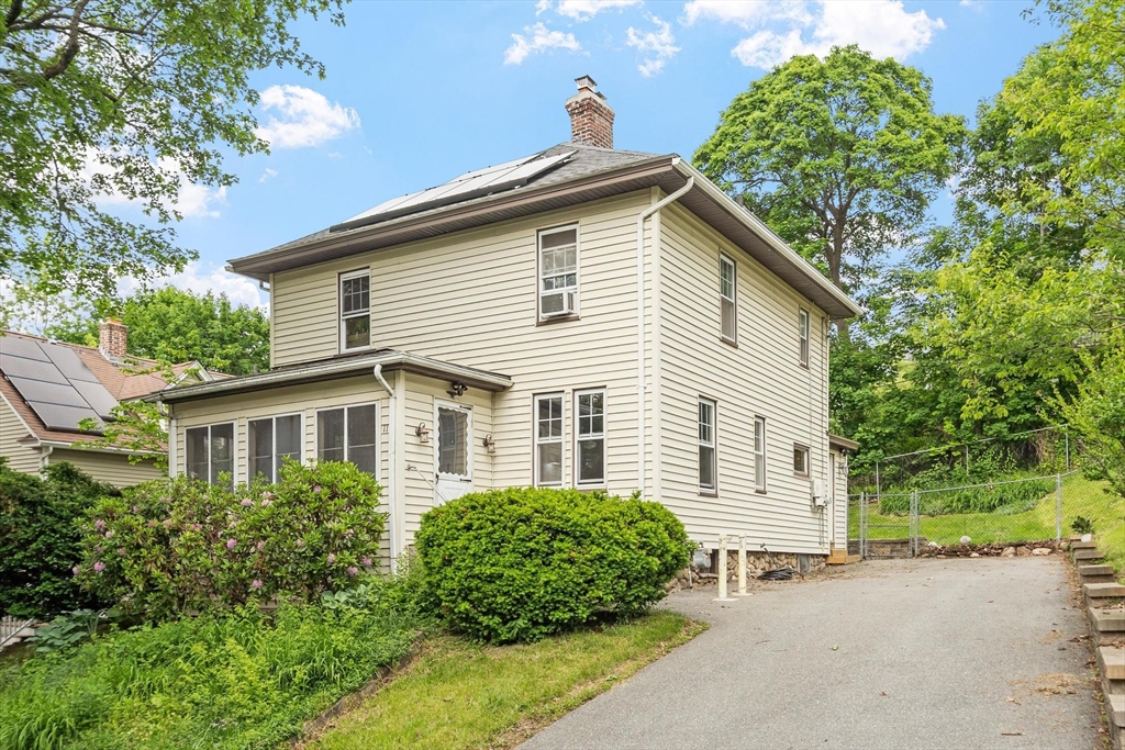 11 Wakefield St, Worcester, Massachusetts, 3 Bedrooms Bedrooms, 6 Rooms Rooms,1.5 BathroomsBathrooms,Residential,For Sale,Wakefield St,73530811