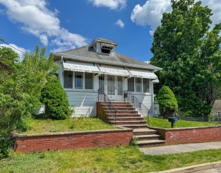 62 Fountain St, Braintree, Massachusetts, 1 Bedroom Bedrooms, 5 Rooms Rooms,1 BathroomBathrooms,Residential,For Sale,Fountain St,73531091