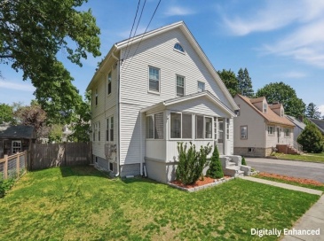 14 Katherine Road, Stoneham, Massachusetts, 3 Bedrooms Bedrooms, 7 Rooms Rooms,1.5 BathroomsBathrooms,Residential,For Sale,Katherine Road,73531104