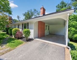 60 Pinedale St, Southbridge, Massachusetts, 3 Bedrooms Bedrooms, 7 Rooms Rooms,1 BathroomBathrooms,Residential,For Sale,Pinedale St,73531115