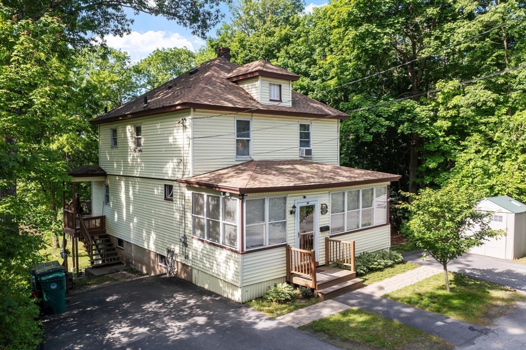 113 Simonds St, Fitchburg, Massachusetts, 3 Bedrooms Bedrooms, 6 Rooms Rooms,2 BathroomsBathrooms,Residential,For Sale,Simonds St,73531119