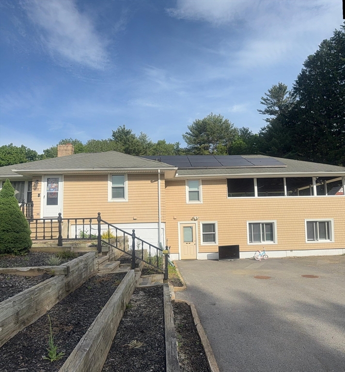 109 North Brookfield Rd, Barre, Massachusetts, 3 Bedrooms Bedrooms, 5 Rooms Rooms,1.5 BathroomsBathrooms,Residential Lease,For Rent,North Brookfield Rd,73531127