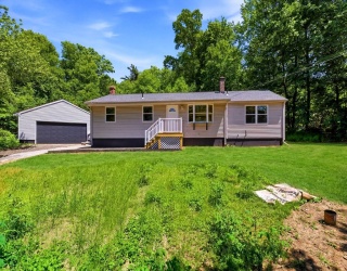 96 Cote Road, Monson, Massachusetts, 4 Bedrooms Bedrooms, 6 Rooms Rooms,2 BathroomsBathrooms,Residential,For Sale,Cote Road,73531136