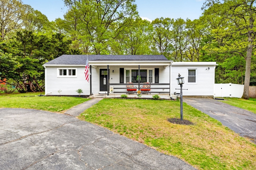 545 Tremont St, Rehoboth, Massachusetts, 3 Bedrooms Bedrooms, 6 Rooms Rooms,1 BathroomBathrooms,Residential,For Sale,Tremont St,73517592