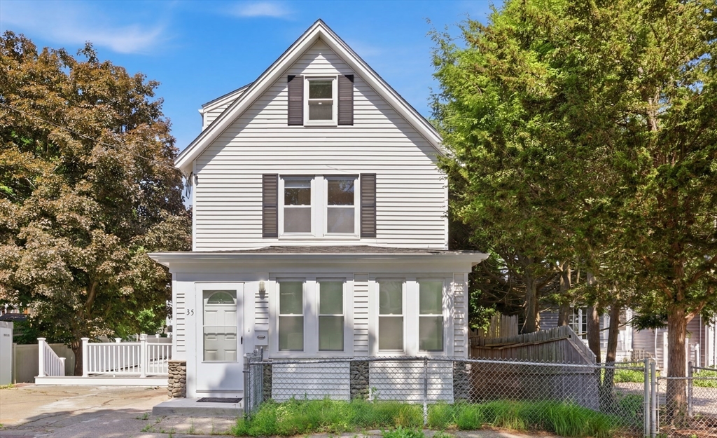 35 Williams St, Arlington, Massachusetts, 4 Bedrooms Bedrooms, 9 Rooms Rooms,2 BathroomsBathrooms,Residential Lease,For Rent,Williams St,73531009