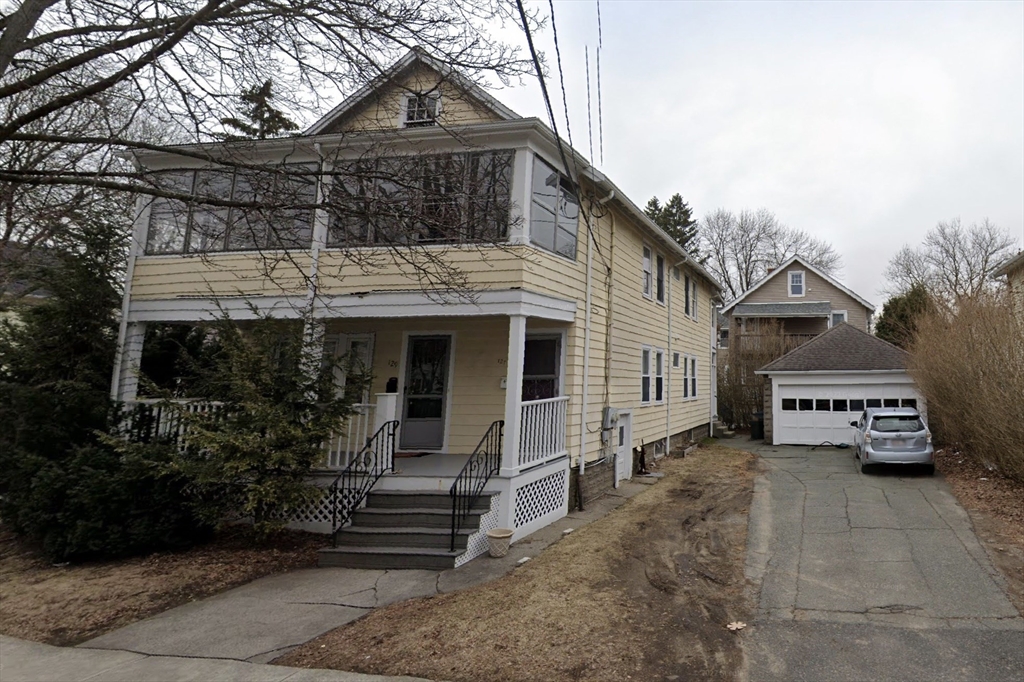 127 Palmer St, Arlington, Massachusetts, 3 Bedrooms Bedrooms, 8 Rooms Rooms,2 BathroomsBathrooms,Residential Lease,For Rent,Palmer St,73531049