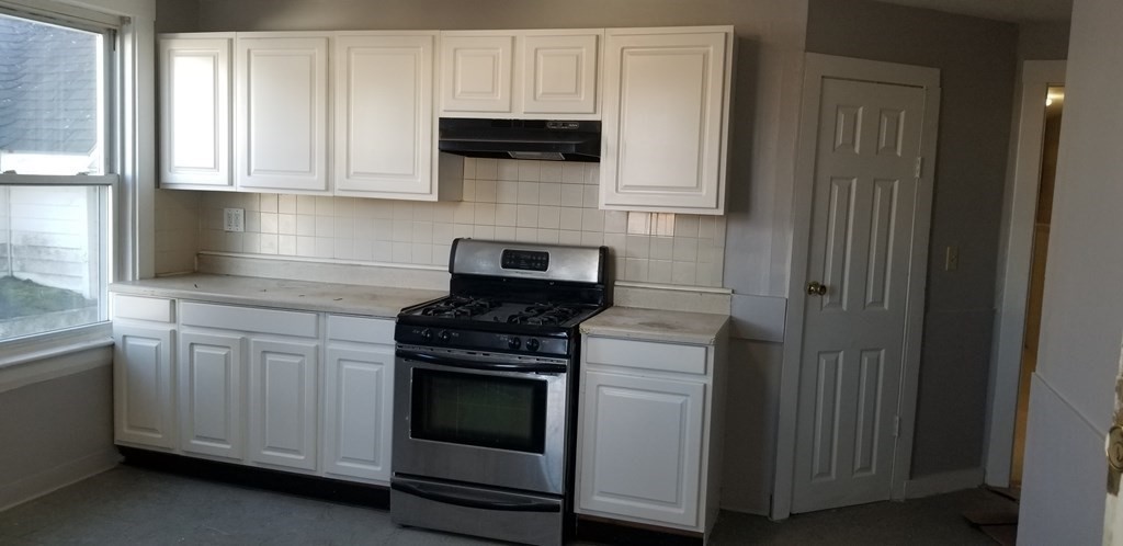 21 Highland St, Brockton, Massachusetts, 2 Bedrooms Bedrooms, 4 Rooms Rooms,1 BathroomBathrooms,Residential Lease,For Rent,Highland St,73531061