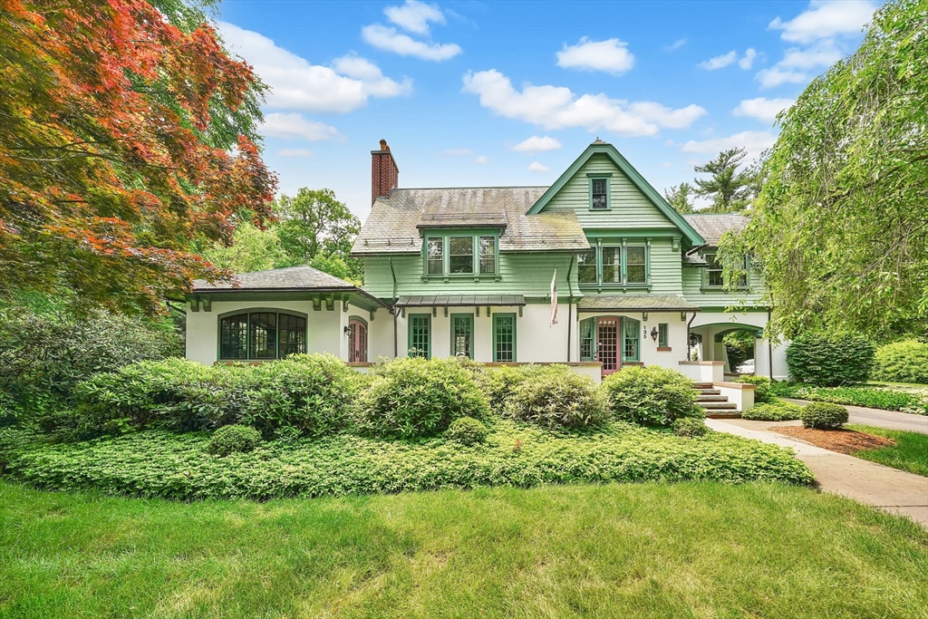 135 Forest Glen Rd, Longmeadow, Massachusetts, 5 Bedrooms Bedrooms, 12 Rooms Rooms,4 BathroomsBathrooms,Residential,For Sale,Forest Glen Rd,73526607