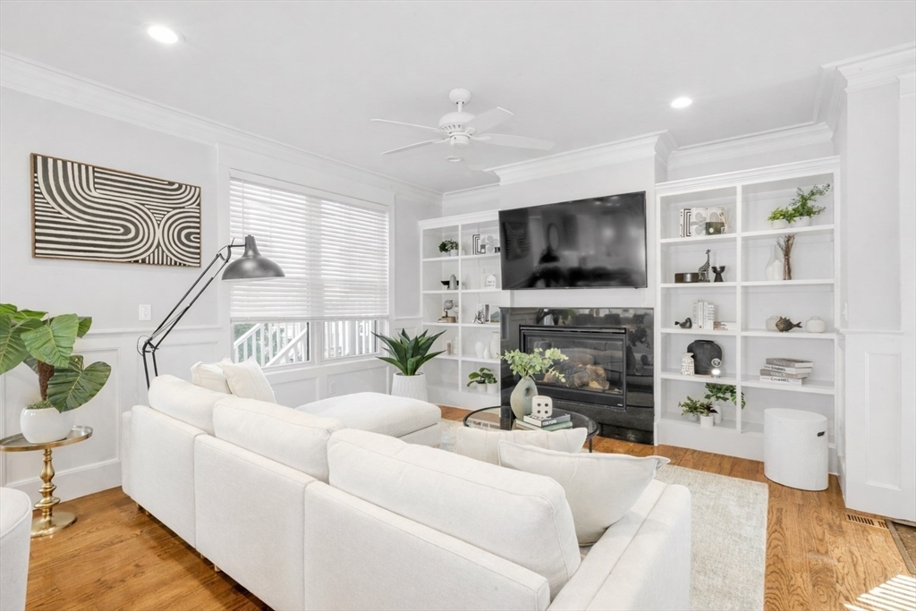 17 June, Boston, Massachusetts, 3 Bedrooms Bedrooms, 7 Rooms Rooms,3.5 BathroomsBathrooms,Residential Lease,For Rent,June,73531164