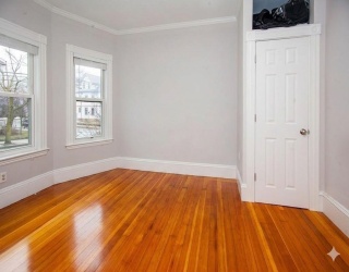 58 Willow Ave, Somerville, Massachusetts, 2 Bedrooms Bedrooms, 5 Rooms Rooms,1 BathroomBathrooms,Residential Lease,For Rent,Willow Ave,73531175