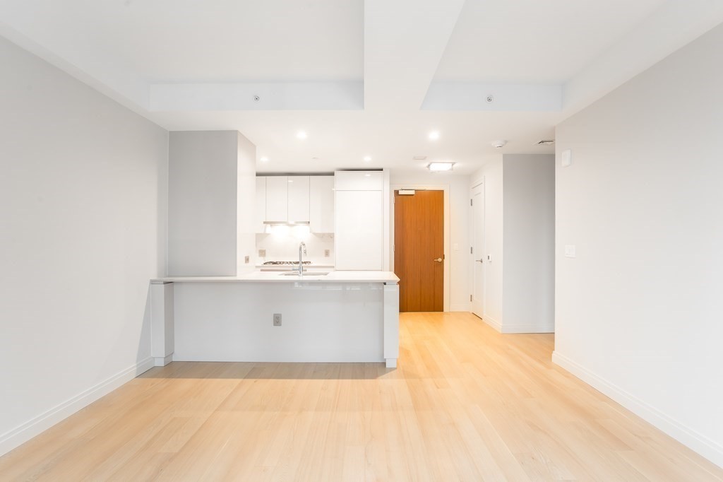 133 Seaport Boulevard, Boston, Massachusetts, 1 Bedroom Bedrooms, 3 Rooms Rooms,1 BathroomBathrooms,Residential Lease,For Rent,Seaport Boulevard,73531205