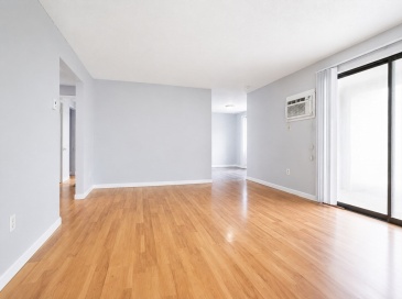 2400 Skyline Dr, Lowell, Massachusetts, 2 Bedrooms Bedrooms, 4 Rooms Rooms,1 BathroomBathrooms,Residential,For Sale,Skyline Dr,73531244
